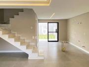 Sobrado Novo a venda no Portão! 03 Quartos, 01