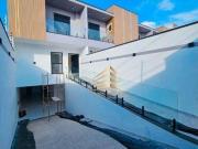 Sobrado novo com 3 suítes e piscina a venda no Paraventi