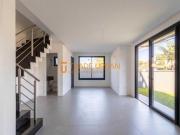 Sobrado Novo de Esquina 140m² Pilarzinho