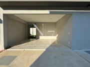 Sobrado NOVO em condomínio com móveis planejados!