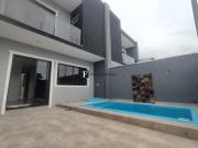 Sobrado novo em Praia de Leste com Piscina