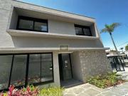 Sobrado novo na Granja Julieta