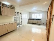 Sobrado para alugar com 1 Suíte + 3 Quartos em Zona 07,...