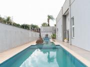 Sobrado para alugar com 4 Suítes + 1 Quarto em...