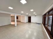 Sobrado para Aluguel com 3 quartos, 300 m² por R$ 8.000