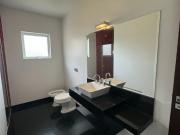 Sobrado para aluguel e venda possui 366 metros quadrados...