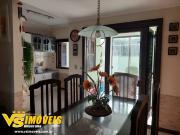 Sobrado para aluguel possui 180 metros quadrados com 3...