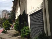 Sobrado para aluguel possui 180 metros quadrados com 4...