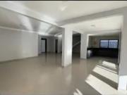 Sobrado para aluguel tem 300 metros quadrados com 5...