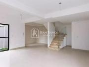 Sobrado para venda, 3 quarto s, Uberaba, Curitiba