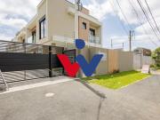 Sobrado para venda em Hauer de 119.00m² com 3 Quartos, 1...