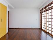 Sobrado para venda em Mercês de 380.00m² com 6 Quartos,...