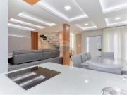 Sobrado para venda em Pinheirinho em Curitiba Paraná de...