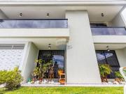 Sobrado para venda em Pinheirinho em Curitiba Paraná de...