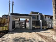 Casa de Condomínio para venda em Santa Cândida em...