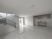 Casa de Condomínio para venda em Uberaba em Curitiba...