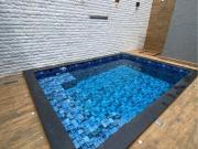 Sobrado para venda tem 240 metros quadrados com 3 quartos