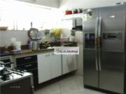 Sobrado para Venda/Aluguel com 3 quartos, 228 m² por R$...