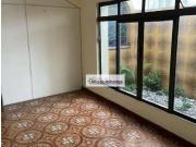 Sobrado para Venda/Aluguel com 6 quartos, 260 m² por R$...