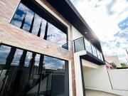 Sobrado Reformado em Votorantim: 4 Dormitórios e Terraço...