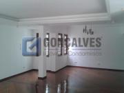 Sobrado Residencial com 4 Suítes, 4 Vagas e Lareira |...