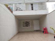 Sobrado semi novo. 3 suites. Impecável