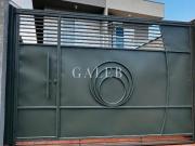 Sobrado semi novo à venda com 3 quartos e rica em móveis...