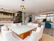 Sobrado triplex, 186m², Condominio Fechado, bairro...