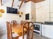 Sobrado Triplex 246m² com 04 quartos em Santa Felicidade...