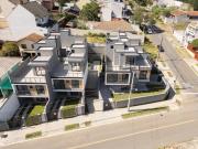 Sobrado Triplex à venda no Pilarzinho, unidades com 03...
