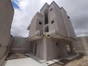 SOBRADO TRÍPLEX ALTO PADRÃO 3 QUARTOS 3 SUÍTES E TERRAÇO...