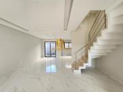 Sobrado triplex Alto Padrão 4 quartos sendo 3 suítes e...