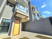 Sobrado triplex com até 4 quartos sendo 1 suíte e...