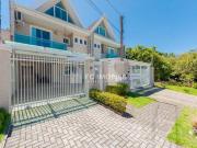 Sobrado Triplex com Piscina em Santa Felicidade