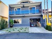SOBRADO TRIPLEX EM CONDOMINIO