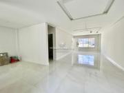 Sobrado Triplex em Condomínio Alto Padrão