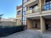 Sobrado triplex em condomínio fechado no bairro Xaxim.145 m2