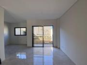 Sobrado triplex em condomínio no Xaxim, excelente