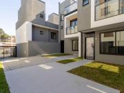 Sobrado tríplex no Pilarzinho com terraço e...