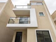 Sobrado triplex novo com 204 m² Região do Bacacheri