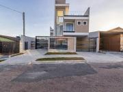 Sobrado Triplex Novo em Sítio Cercado: Conforto e...