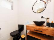 Sobrado triplex “porteira fechada” dentro de condomínio...