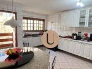 Sobrado á venda com 3 dormitórios e 3 vagas em ótima...