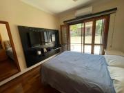 Sobrado à venda em Valinhos, Santa Cruz, com 3 quartos,...