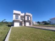 Sobrados novos no Atami