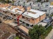 SOBRADOS TRIPLEX NOVOS E MODERNOS SANTA FELICIDADE...