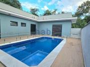 Sobre casa com 300 m² à venda ou para alugar em...