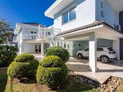 Sobre casa com 350 m² para alugar ou à venda em Curitiba PR