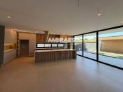 Sobre casa com 573 m² para alugar ou à venda em...