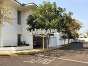 Sobre casa com 620 m² para alugar ou à venda em Bauru SP